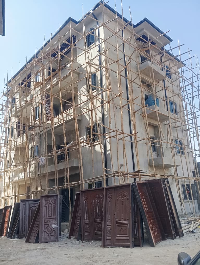 8 Units of One-Bedroom Flats